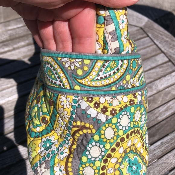 Vera Bradley bag Gabby and lemon parfait. - Picture 2 of 8